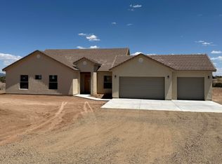 39 Wildwood Dr, Edgewood, NM 87015