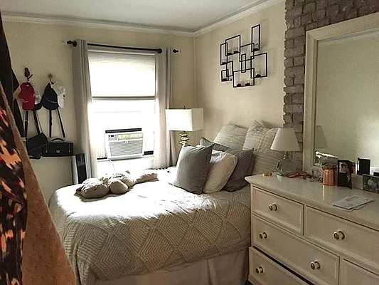 Rented by Friedman Roth Realty | media 27