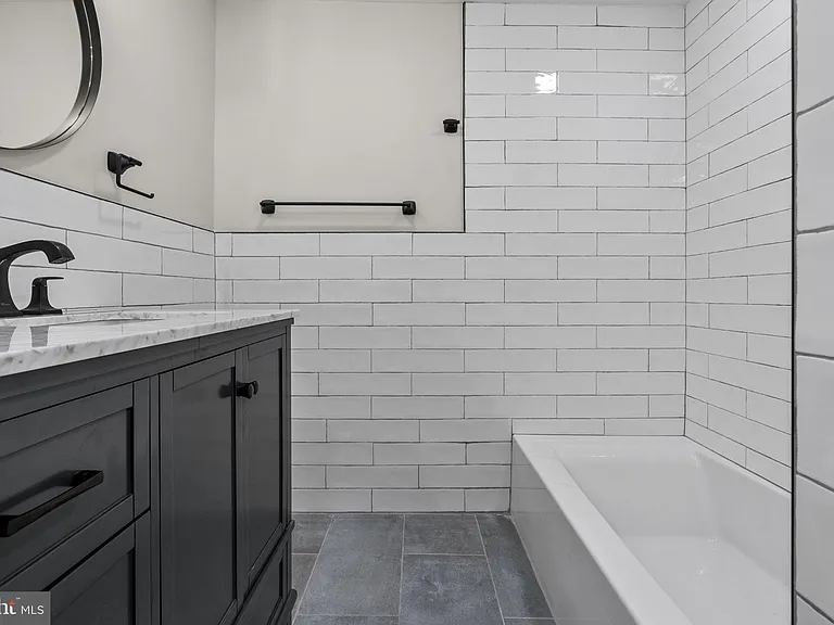 2625 Ellsworth St — Photo 23