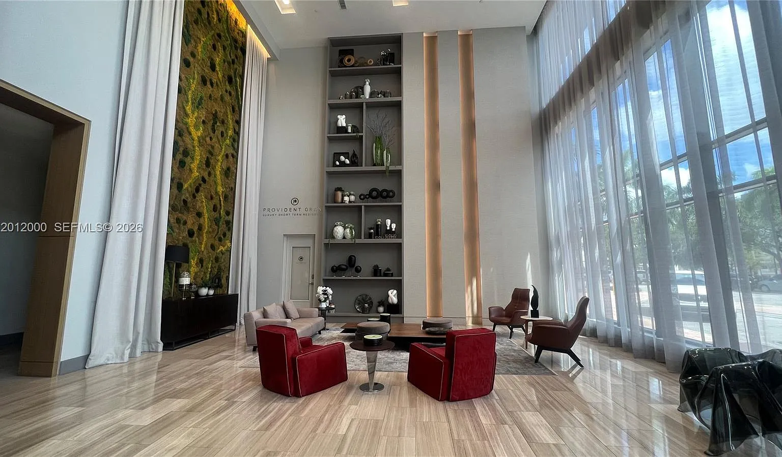 5350 Park Condo — Photo 1