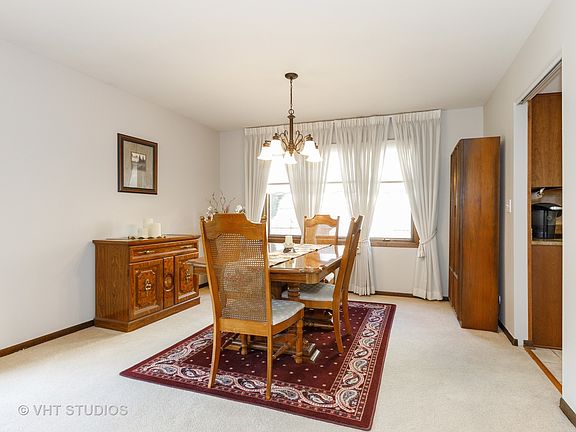 4th image of 917 Claremont Dr
