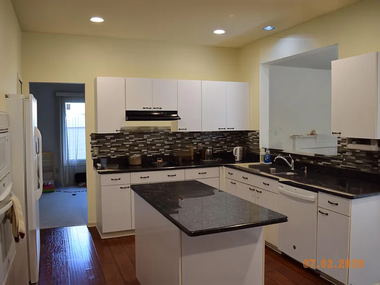 1431 Provincial Dr — Photo 7