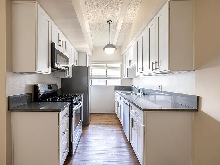 3722 Mentone Ave #8 — Photo 9