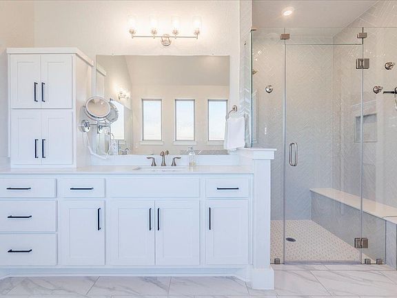 3rd image of 101 Lake Spring Cir