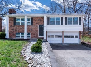900 Red Oak Ln, Columbia, MO 65203