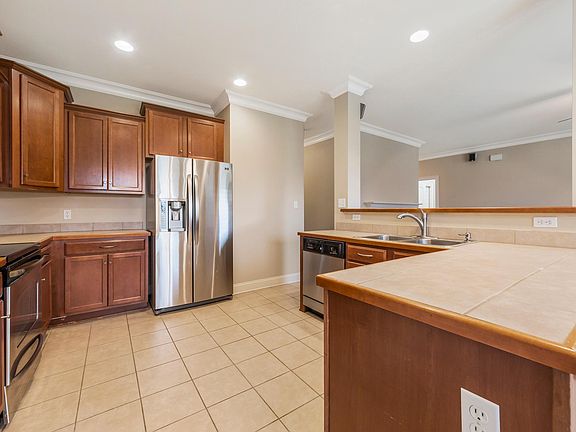 5th image of 407 Spanish Moss Ln