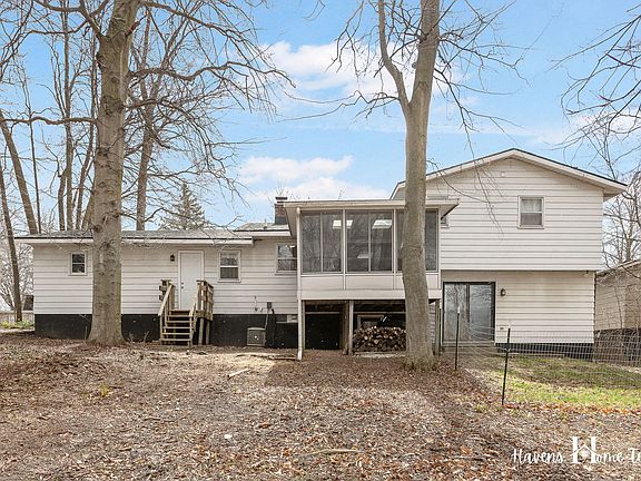 2nd image of 2253 Timberwood Dr SE