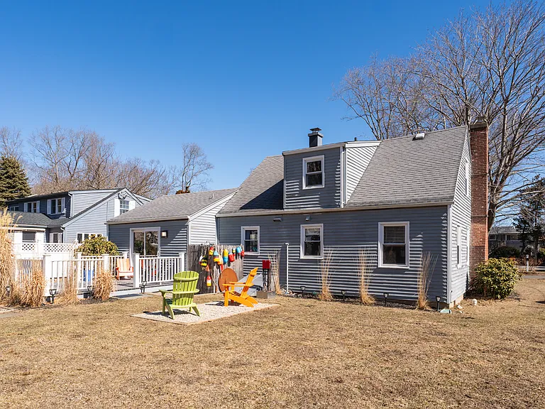 32 Bassett Ln — Photo 34
