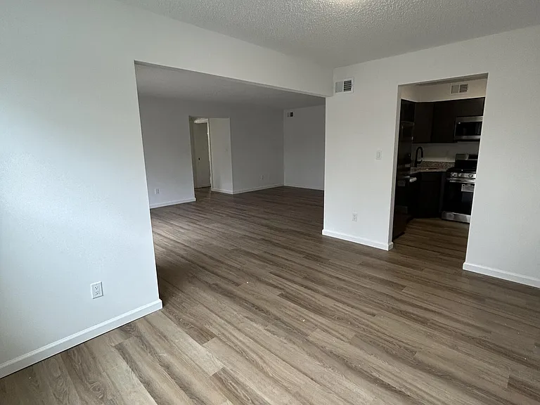 41 Diane Dr — Photo 4