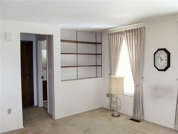 4th image of 502 Sonnybrook Ct