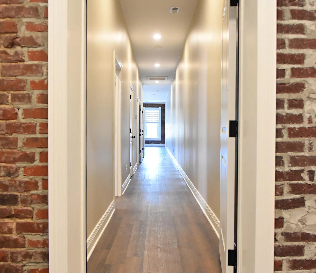 2 bed, 2.0 bath, 1300 sqft, $2,000 — Photo 4