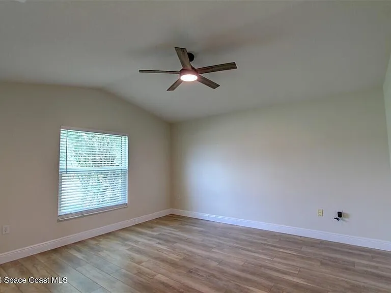 1899 Crane Creek Blvd — Photo 6