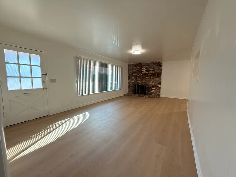 835 W Spruce St #A — Photo 2