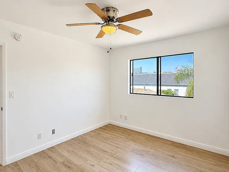 1217 S Ogden Dr #5 — Photo 13