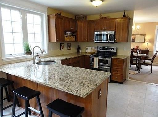 3rd image of 5 Watercrest Dr