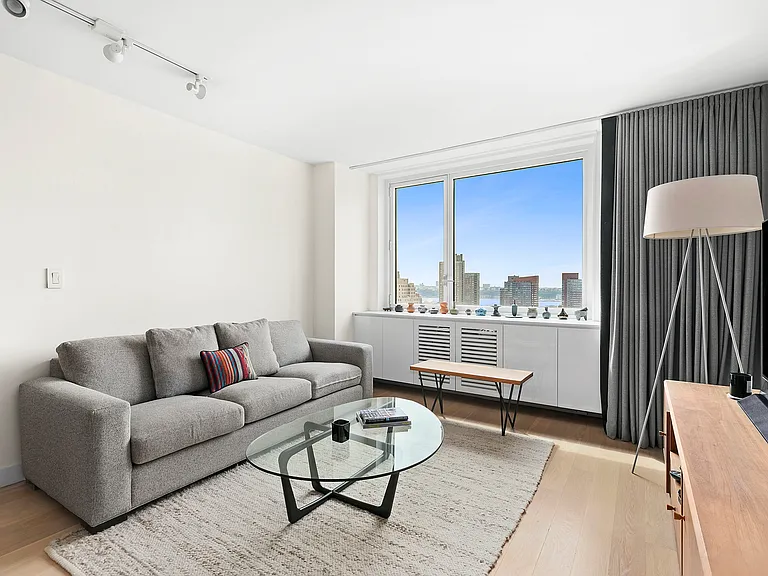 301 W 53rd St #23B — Photo 4