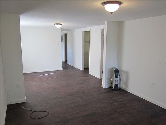 4th image of 838 SE 10th Ter