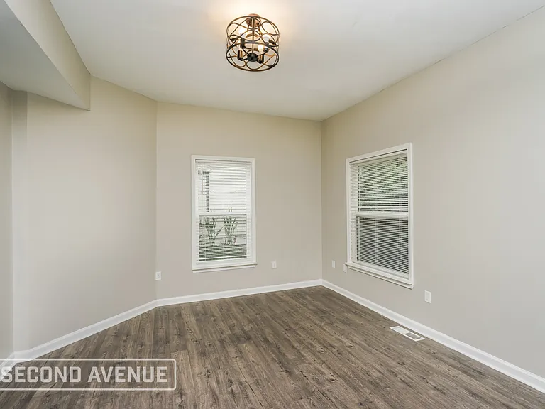 916 Fairbanks Ave — Photo 3