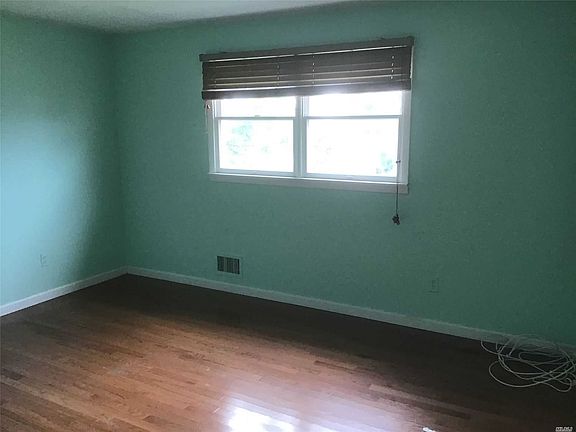 4th image of 2208 Elderberry Dr