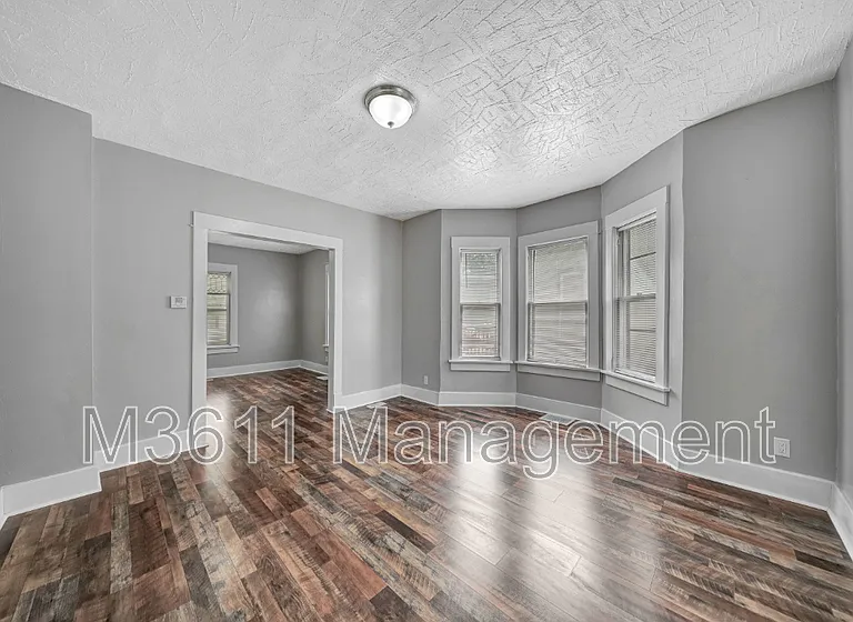 2503 S 8th St — Photo 7