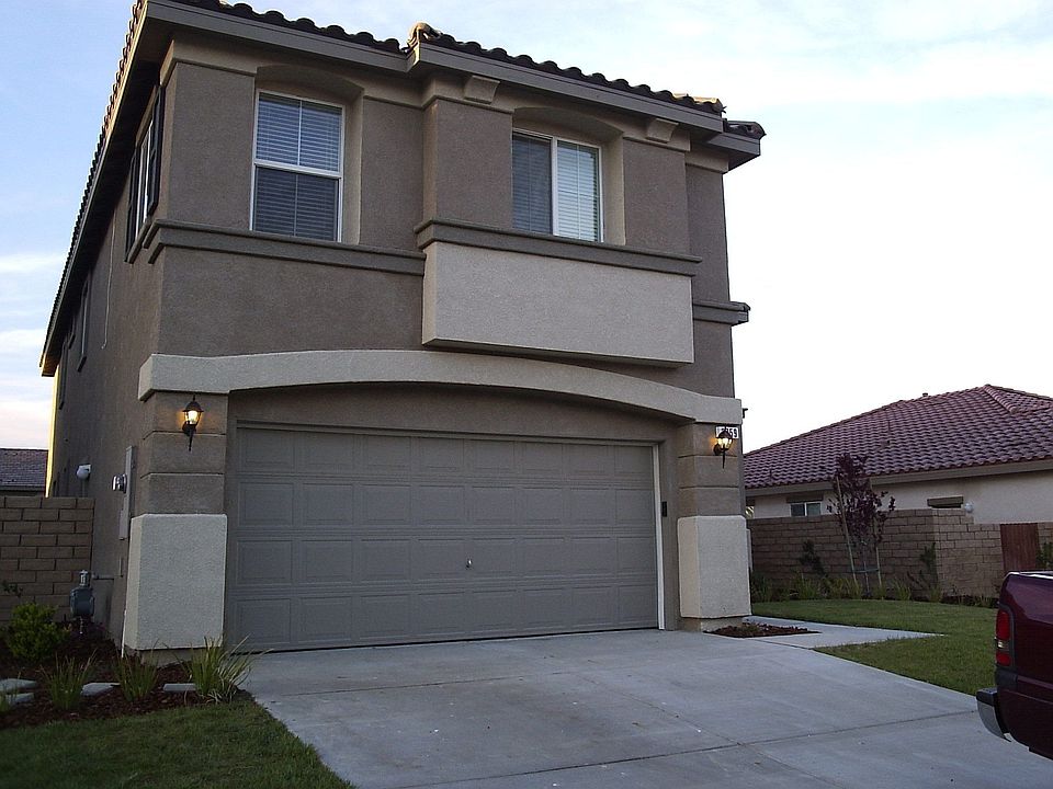 3500sf, 4 / 2.5, 400sf Bonus Room