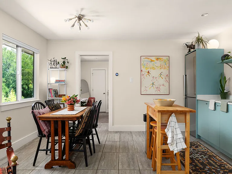 1208 Enfield Rd #204A — Photo 3