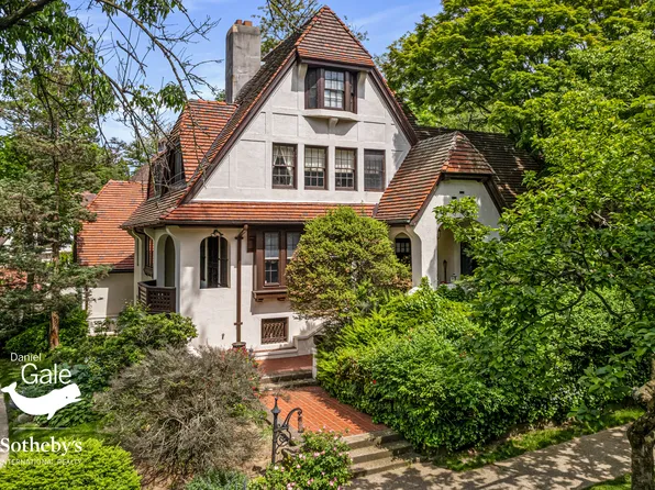 160 Greenway North image 1 of 41