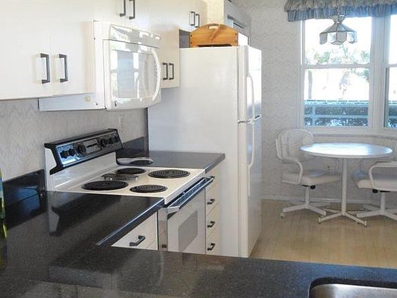 5th image of 7862 Sailboat Key Blvd S APT 102