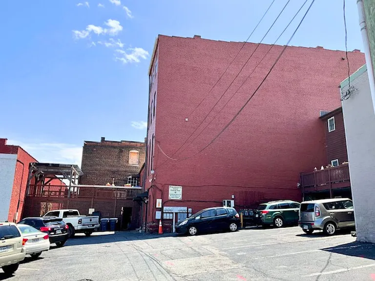 1202 Main St — Photo 37