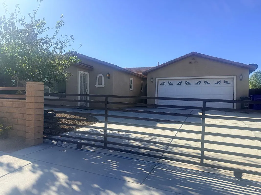 4 bed, 3.0 bath, 1771 sqft, $2,700 — Photo 2