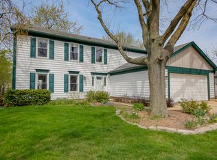 2335 Richmond Dr, Wheaton, IL 60189