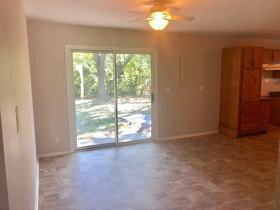 4th image of 3731 Roseway Ln