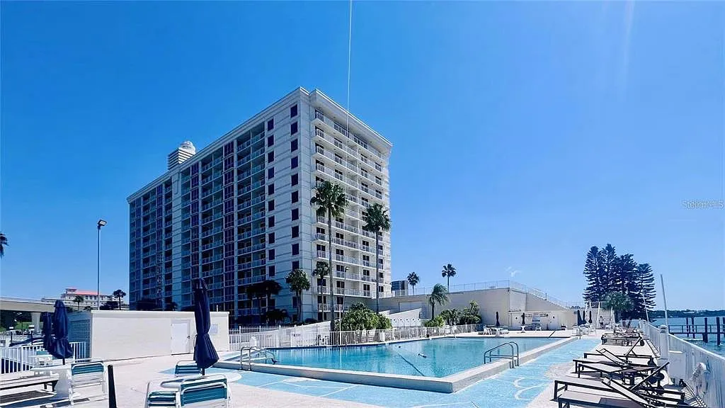 2 bed, 2.0 bath, 1269 sqft, $3,000 — Photo 3