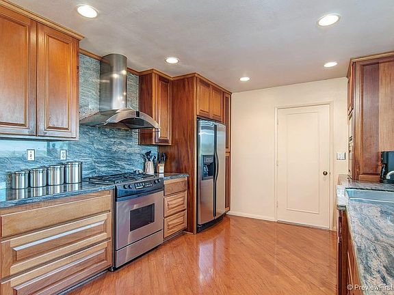 3rd image of 1107 S Mollison Ave