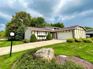 16583 Walnut Creek Dr, Strongsville, OH