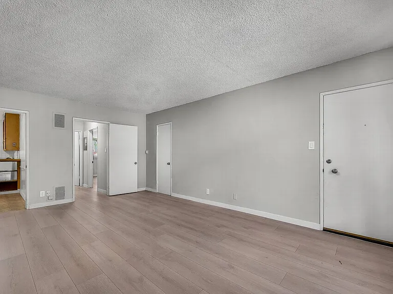 4926 August St #6 — Photo 2