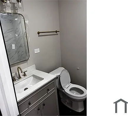 817 W 59th St #3 — Photo 8