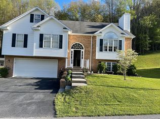 303 Davidson Dr, Bluefield, VA 24605