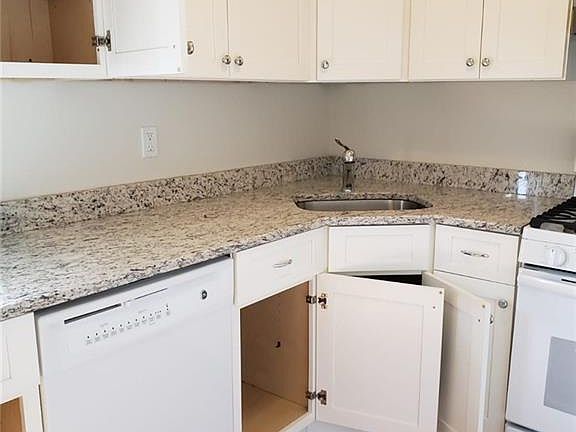 5th image of 18 Farmington Ave APT A3