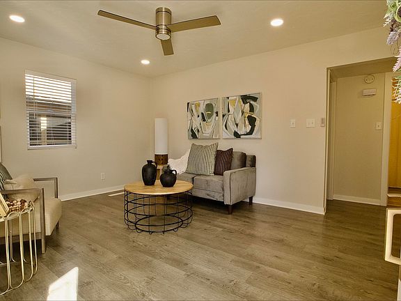 2nd image of 2306 Isabella St