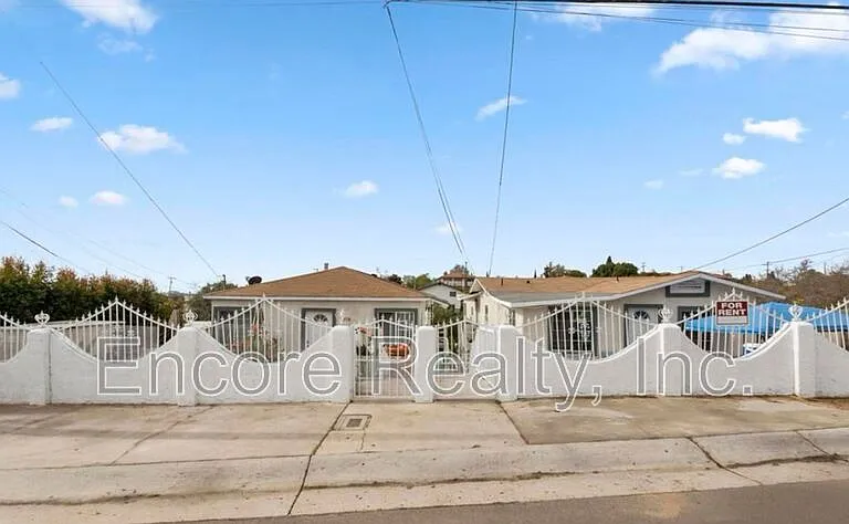 2776 Vista Way — Photo 2
