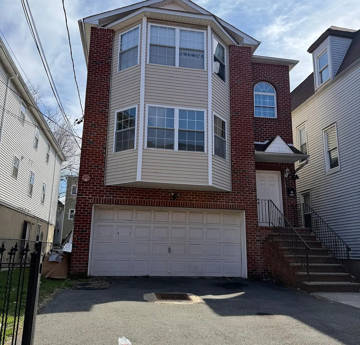 3 bed, 1700 sqft, $2,700 — Photo 1