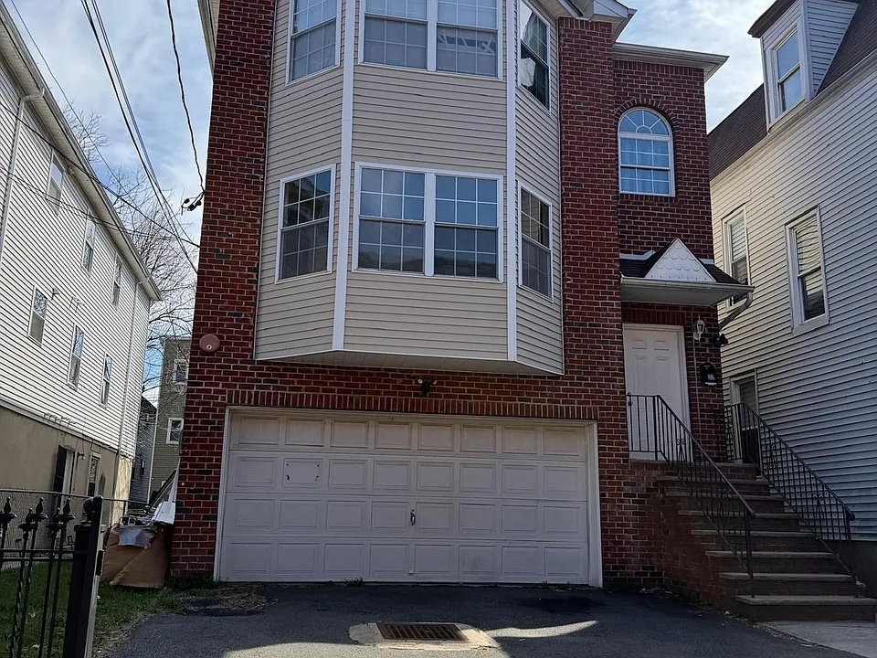 41 3rd St #2