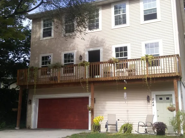 244 Pt Douglas Rd N, Saint Paul, MN 55106