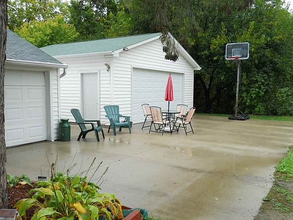 4th image of 625 14th Ave