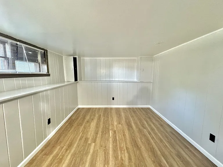 1111 8th Ave — Photo 3