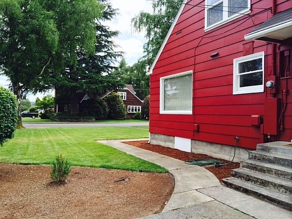 3rd image of 1801 4th Ave NW