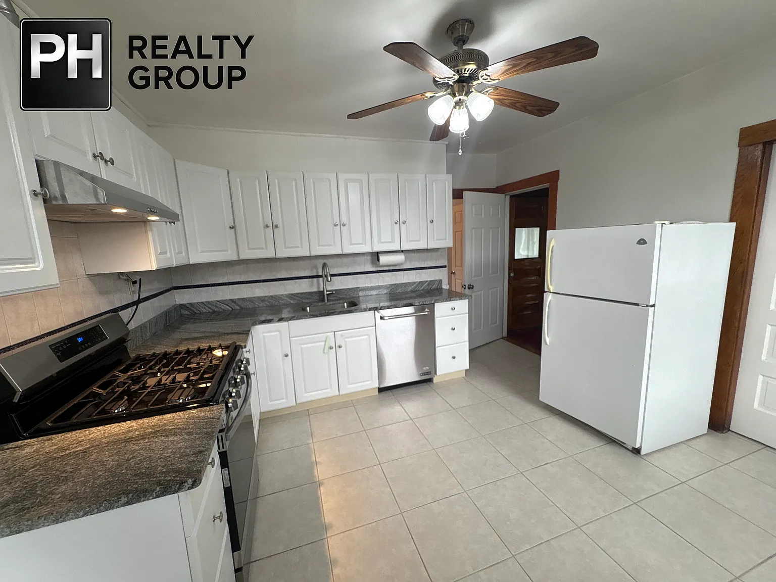 2 bed, 1000 sqft, $2,800 — Photo 3