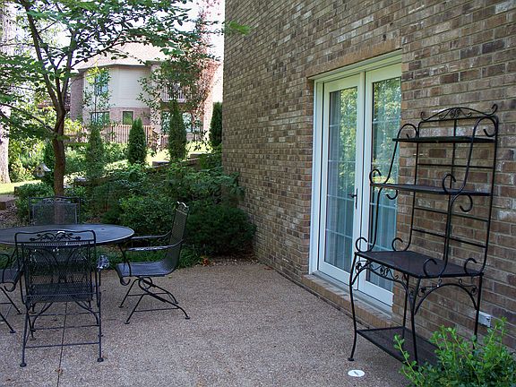 Rear Patio beyond Family Rm