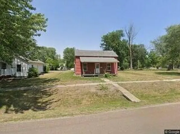 405 E Lake St, Marceline, MO 64658